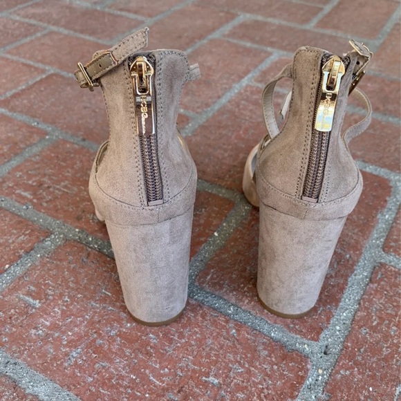 BCBG Heels two toned suede leather - Picture 3 of 6